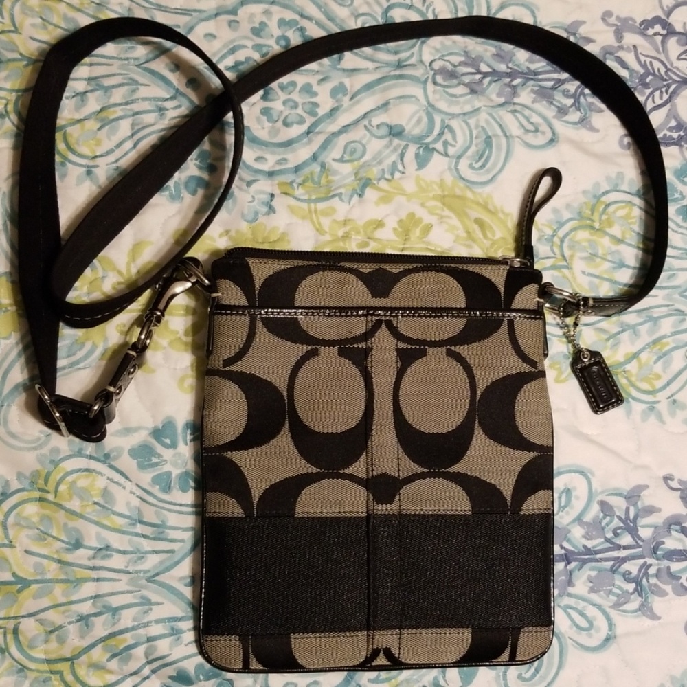 Coach Signature Swingpack Grey